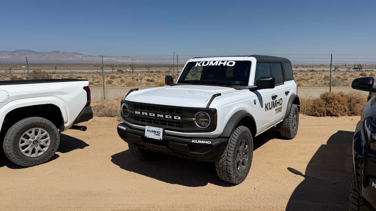 Kumho Road Venture RT